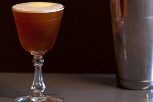 Fratelli Stinger: Applejack, BrancaMenta, Bourbon, and Angostura